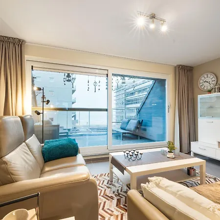 Penthouse With Spacious Terrace & Sea View