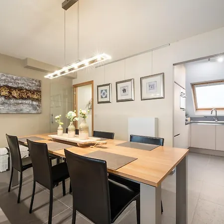 Penthouse With Spacious Terrace & Sea View